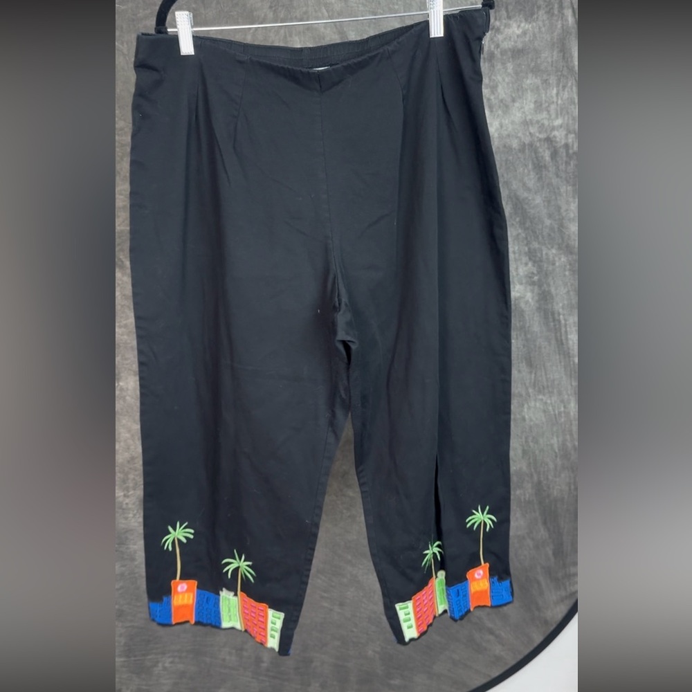 Stonebridge Embroidered Skyline Capri Pants / Black Cotton Stretch / Size 18 - Picture 4 of 6